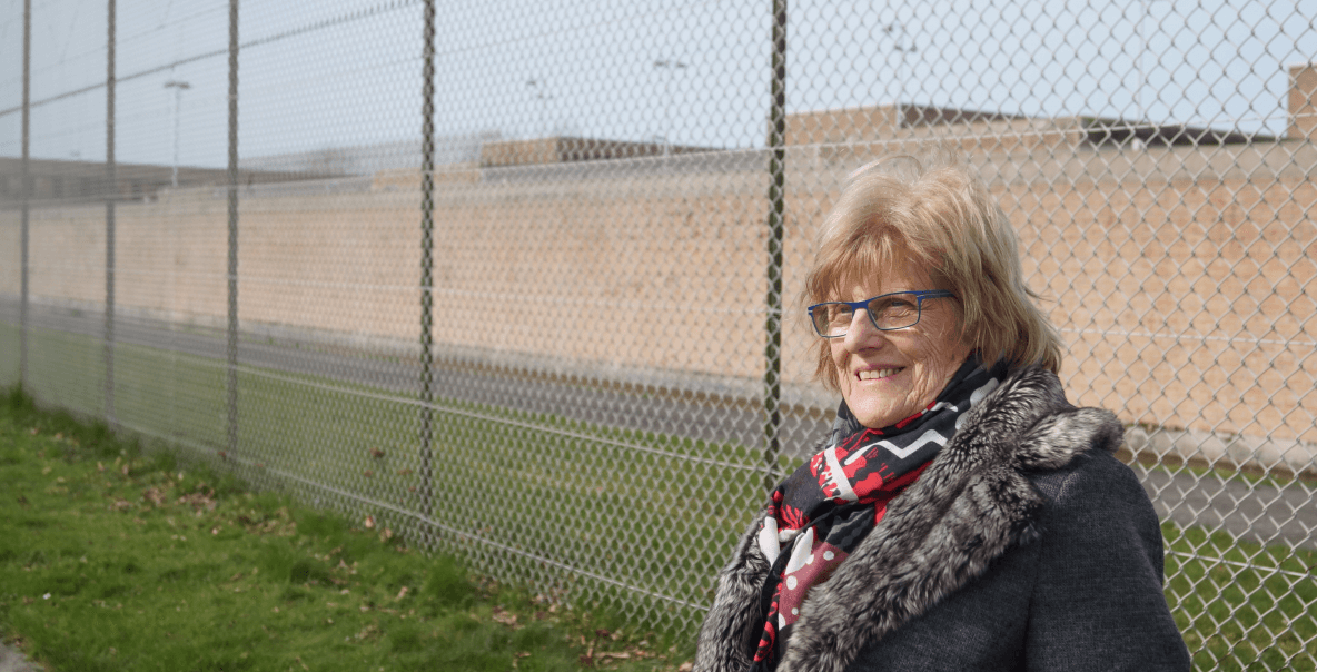 Nancy De Maesschalck is vrijwillig moreel consulent in de gevangenis van Brugge. Foto: Miro Knudde