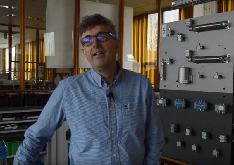 Pieter Schippers - Adjunct-directeur Don Bosco in zijn bureau in Hoboken