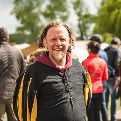 De organisator Bruno De Naegel staat fier voor zijn bezoekers