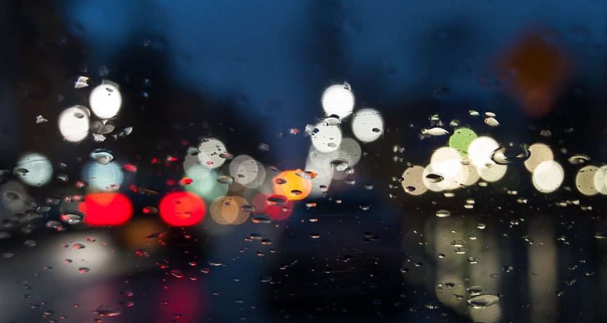 auto in de regen